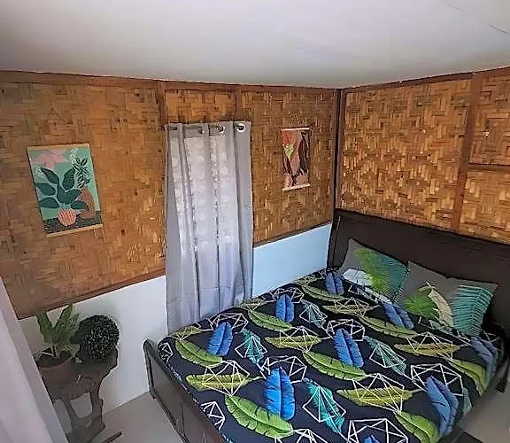 Nipaville Camphouse Hotel Moalboal
